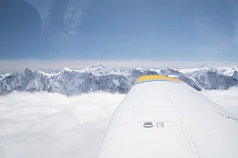 Vorbeiflog am Jungfrau-Massiv
