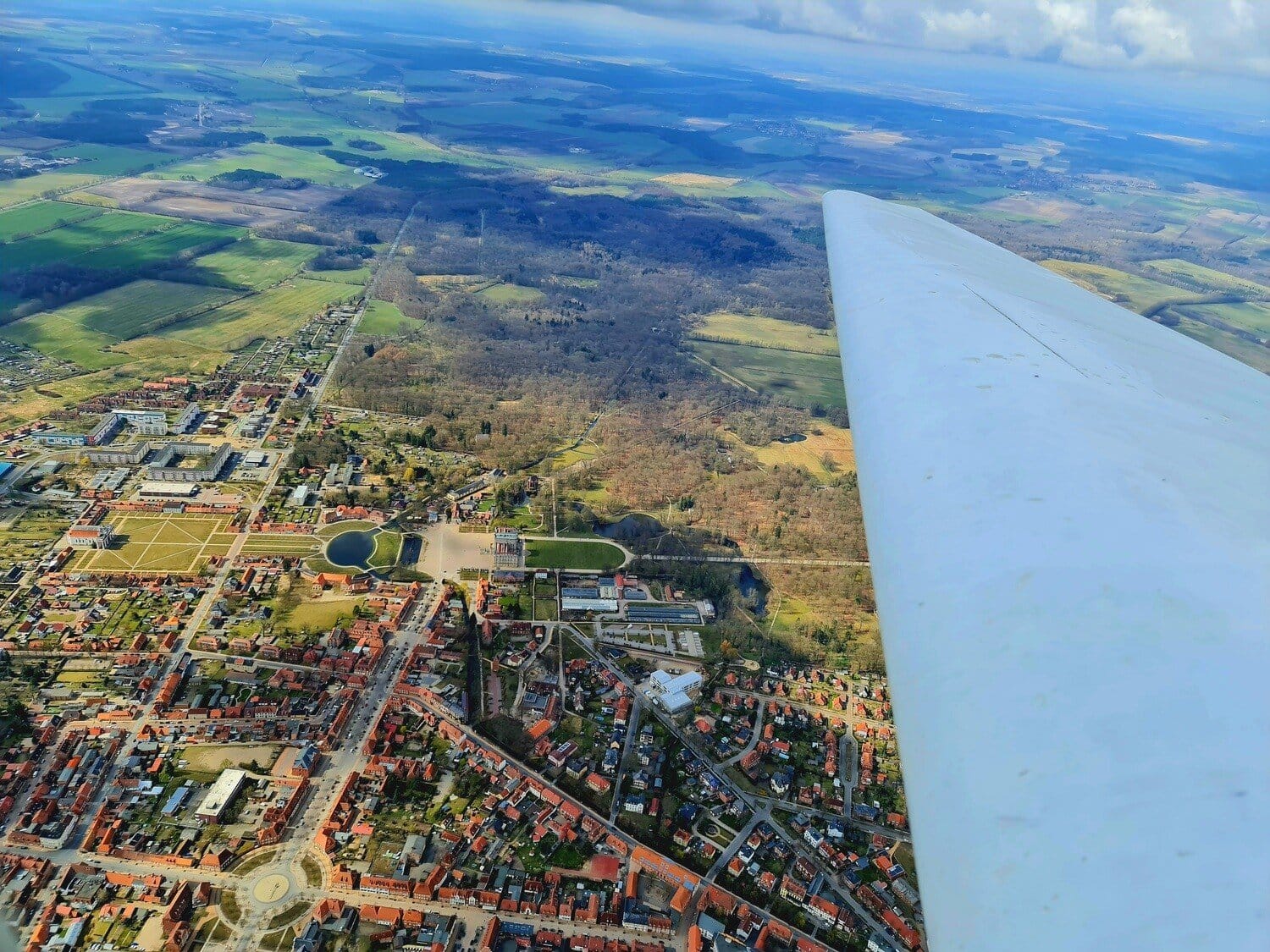 Rundflüg über MV - Ludwigsluster und Schweriner Schloss
