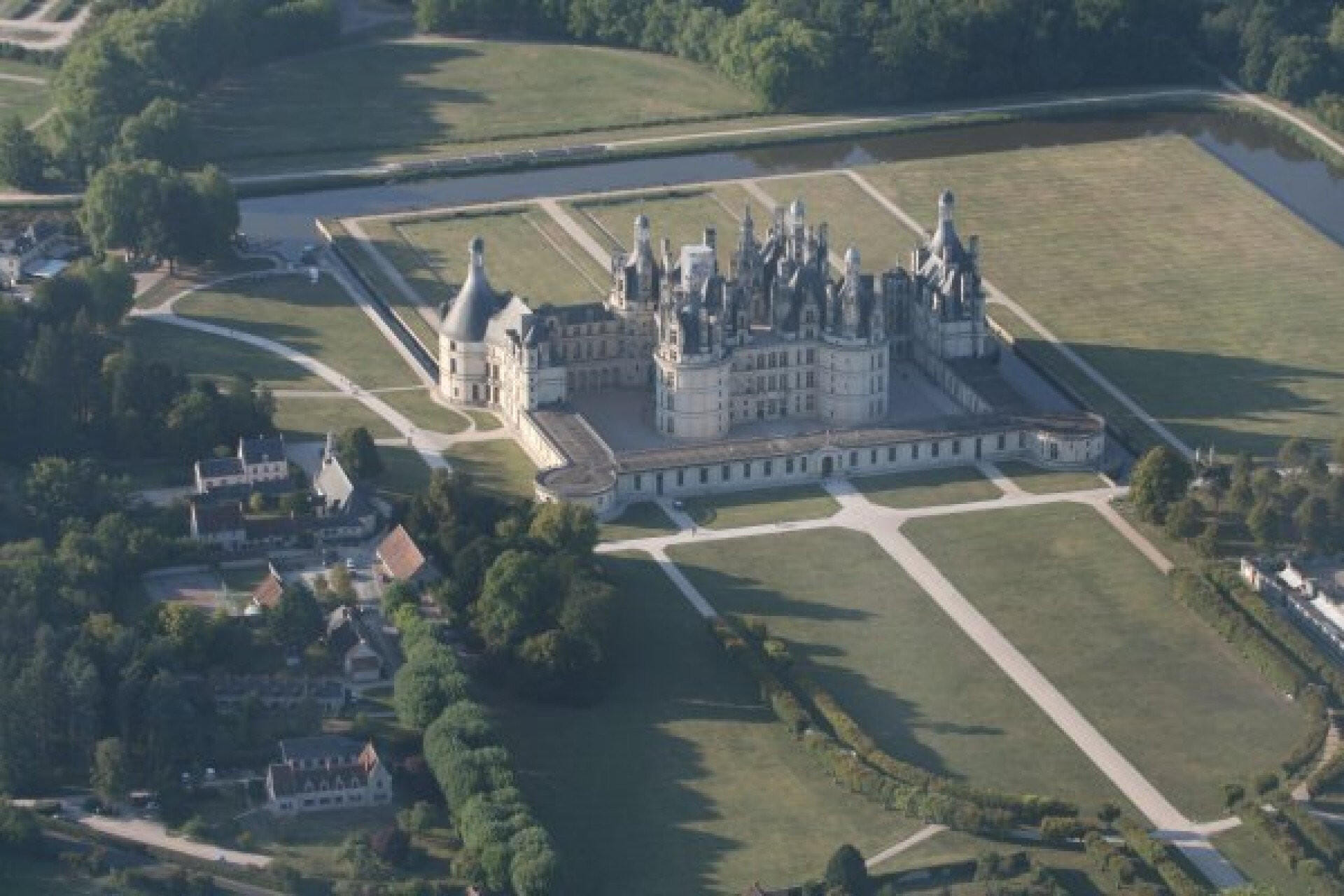 Vol : les Chateaux de la Loire depuis Le Mans en avion