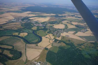 Mulde-Landschaft, hinten Mosigkauer Heide, dahinter Dessau