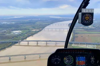 Découverte des châteaux du Medoc en hélicoptère 🍷