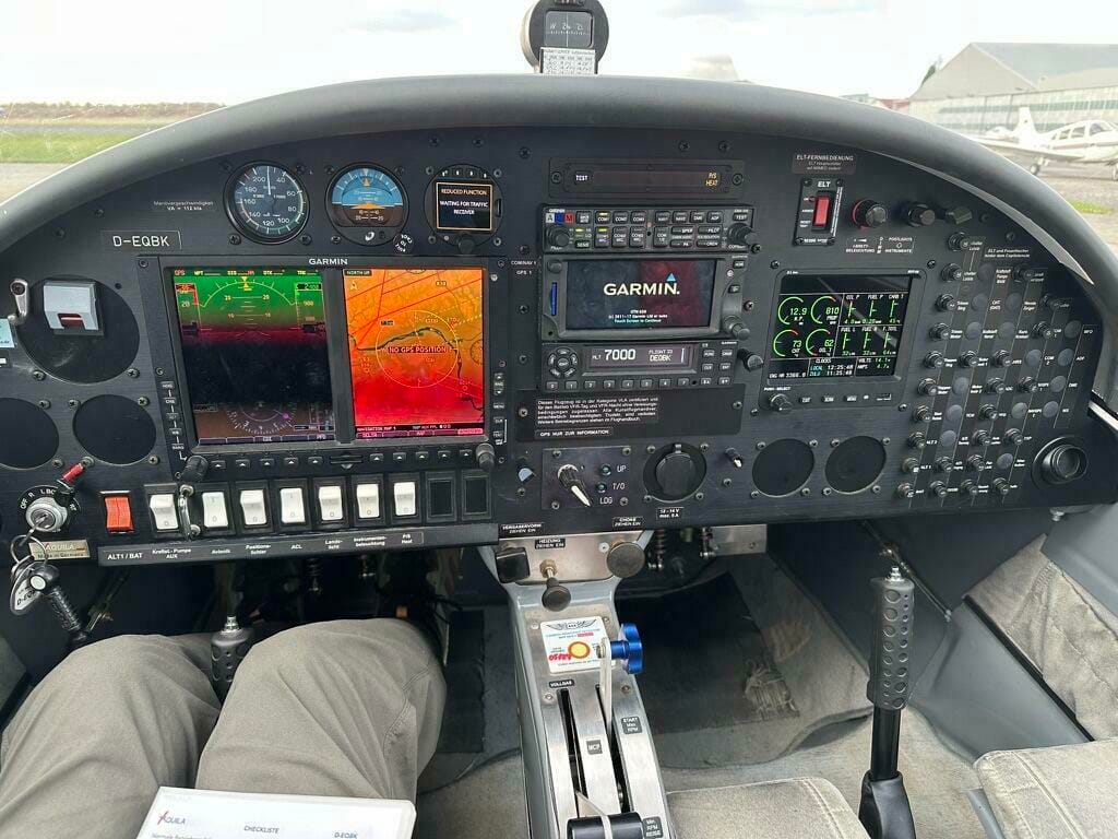 Aquila A211 Cockpit