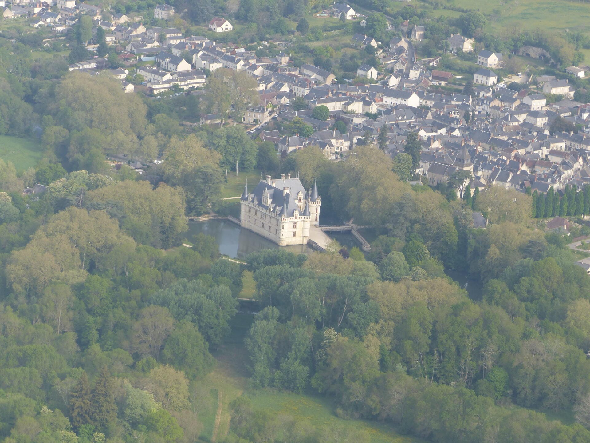 Survol des Châteaux d'Azay-le-Rideau et de Villandry