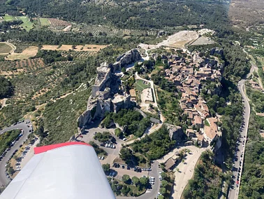 Le pont du Gard et les baux de Provence en avion (1h)