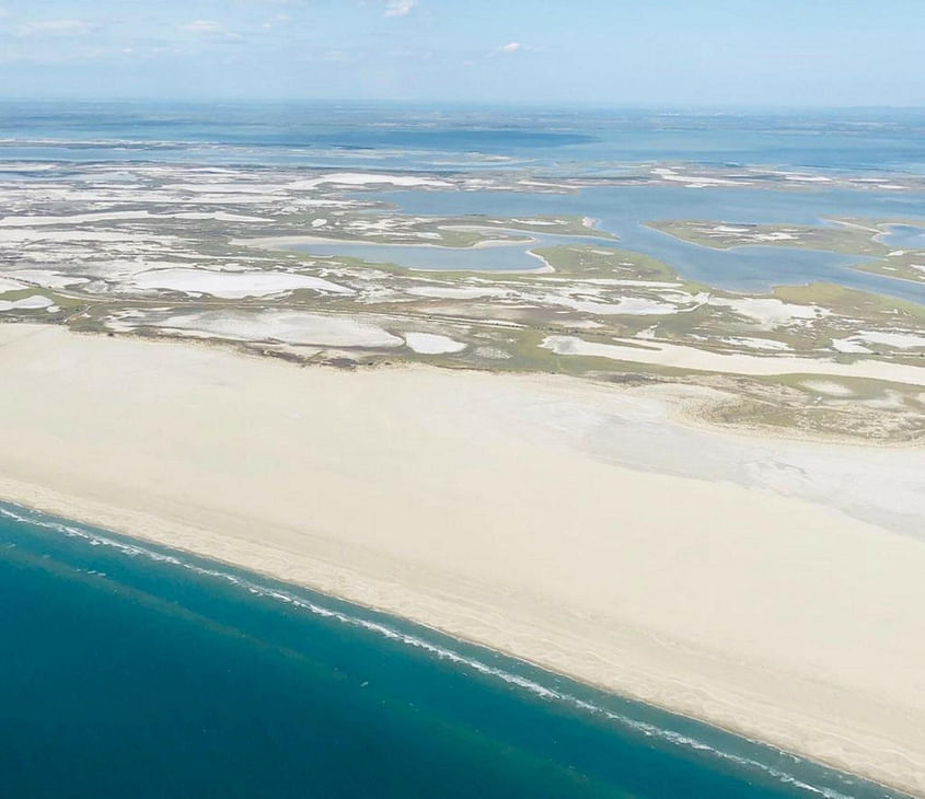 Survol du littoral - Réserve Naturelle de Camargue en hélico