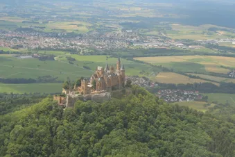 Rundflug über Stuttgart und die Schwäbische Alb