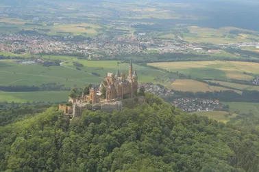 Rundflug über Stuttgart und die Schwäbische Alb