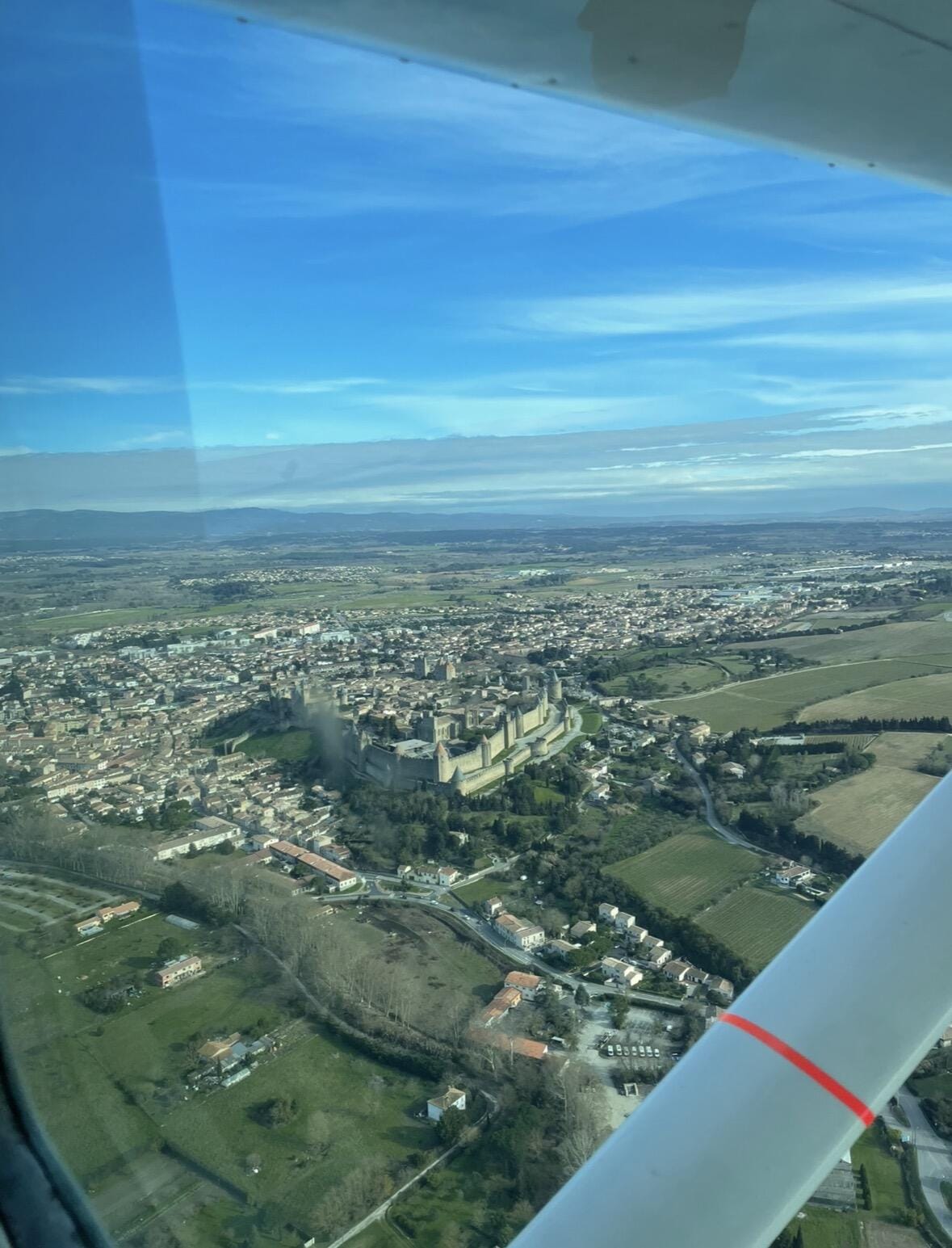 Balade aérienne du château de Saissac au lac de la Ganguise