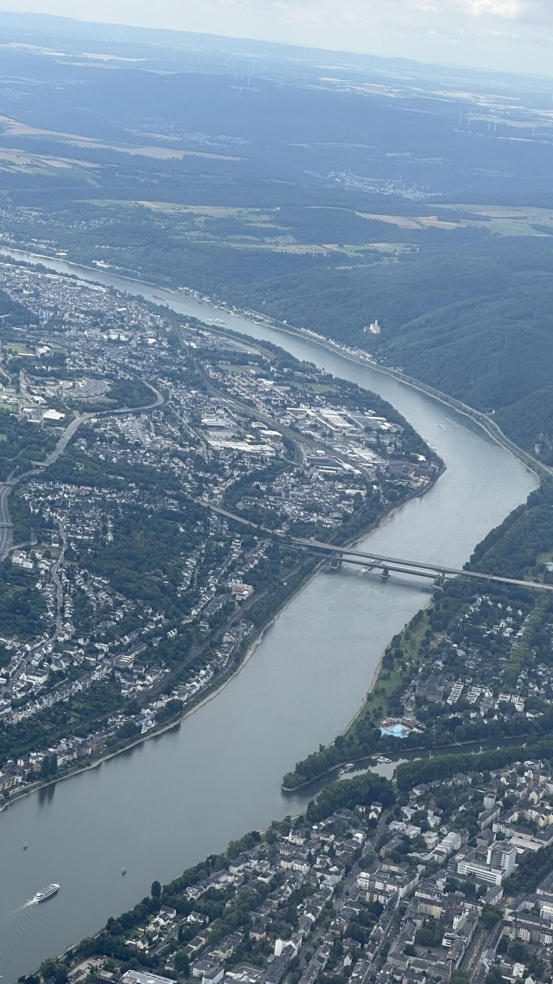 Siegerlandflughafen, Rundflug über Koblenz
