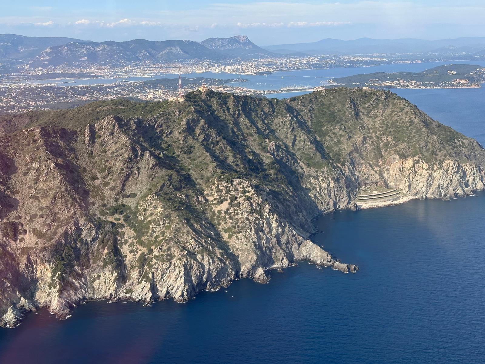 Cap Sicié et Toulon en arrière plan
