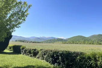 Survol des Pyrénées et Escale à Saint Girons