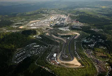 Rundflug über die Eifel mit Maaren, Seen und Nürburgring