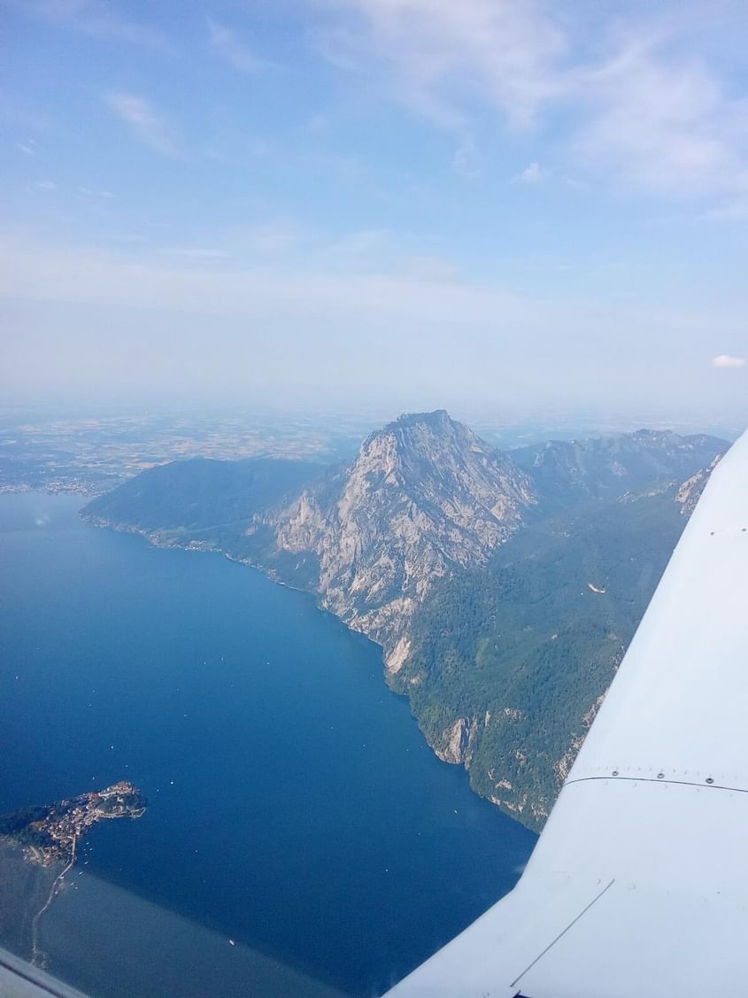 Alpenrundflug Traunsee–Höllengebirge–Attersee