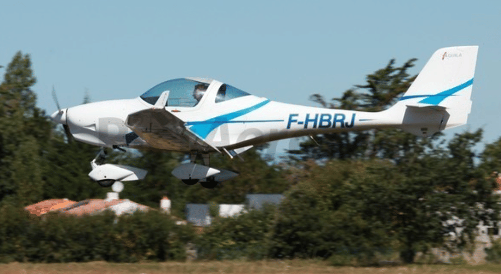 Aquila A210 (AT01)