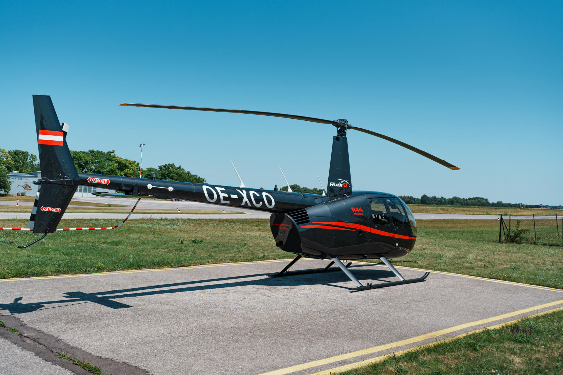 Robinson R44