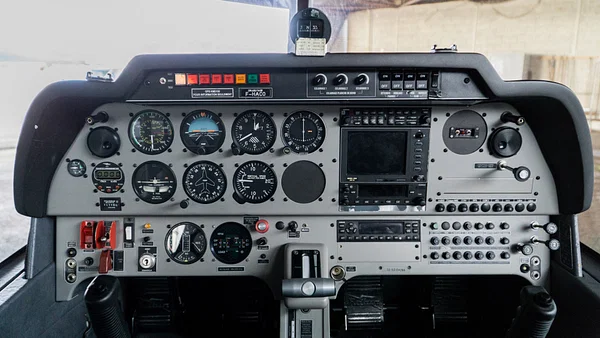 Cockpit du DR400 ECOFLYER