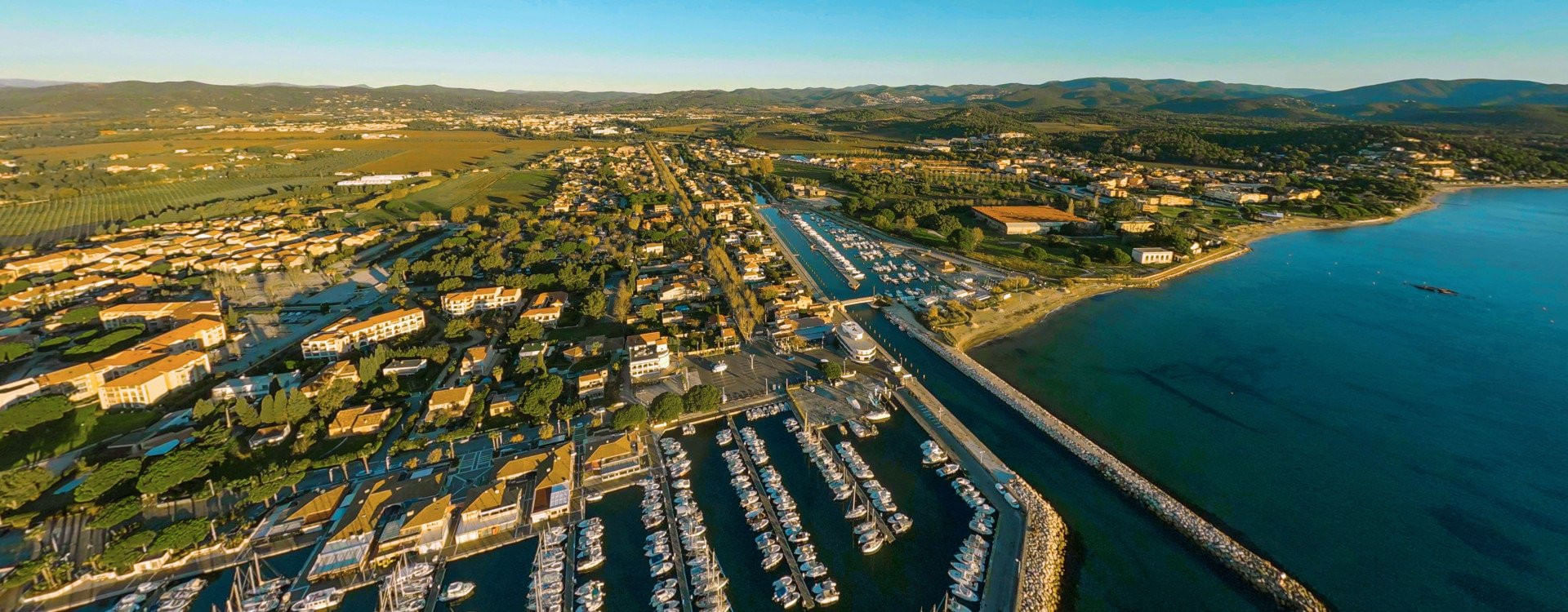Hyères et ses alentours en Hélicoptère - 30 min