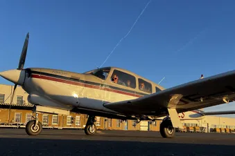Passagiere und Pilot freuen sich schon auf den Flug