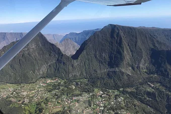 Vol à la Réunion : découvrez le Volcan, et les trois cirques