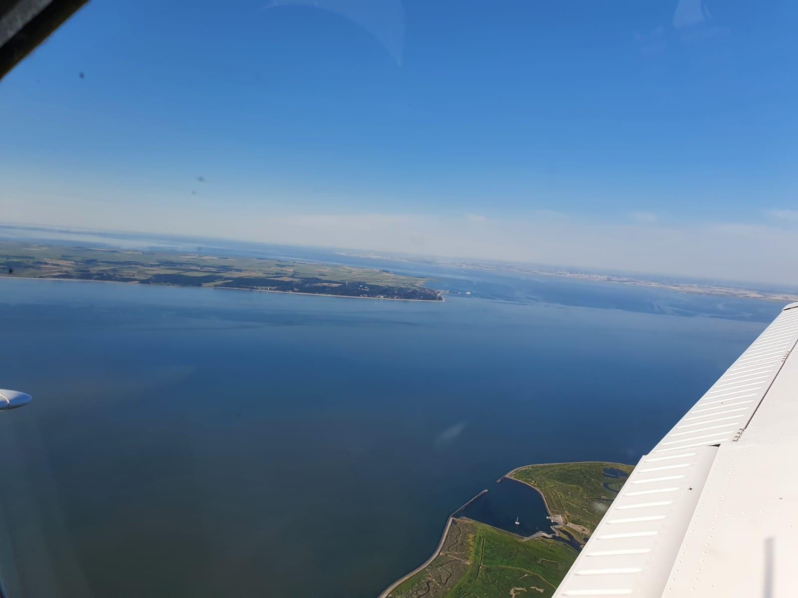 Rundflug entlang der Nordsee - optimal für 2 Passagiere