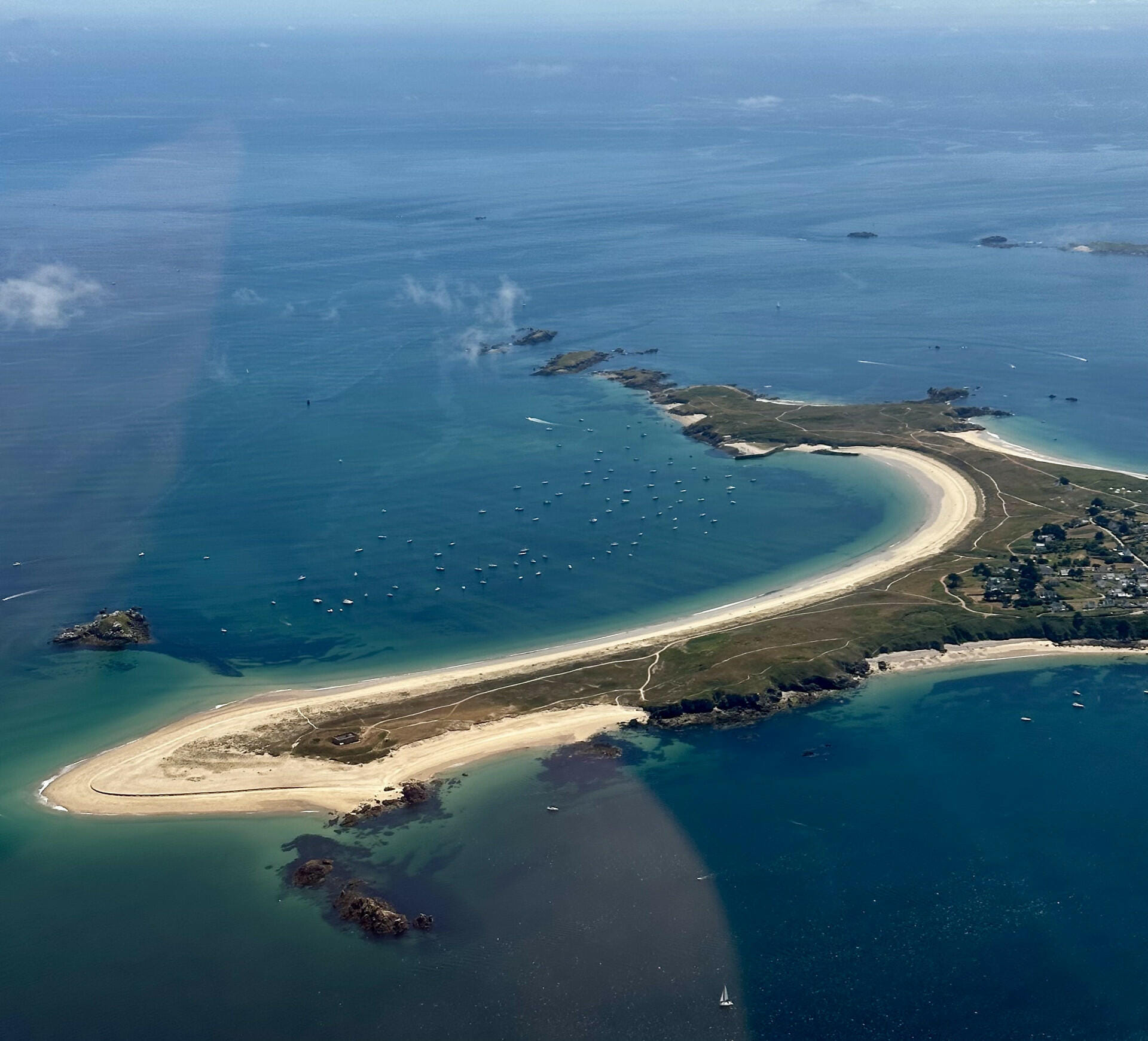 Special "Voileux": la SHOM 9999 vue du ciel