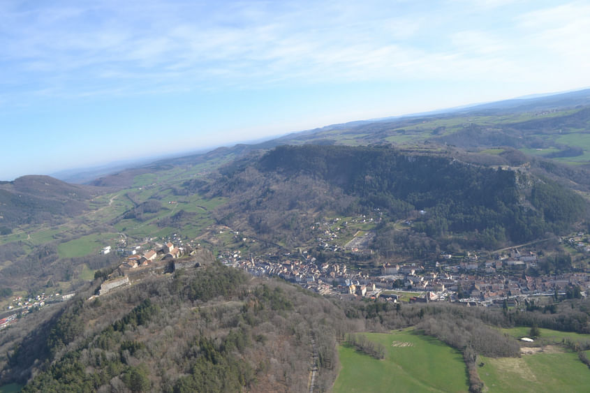 Survol de Salins-les-Bains