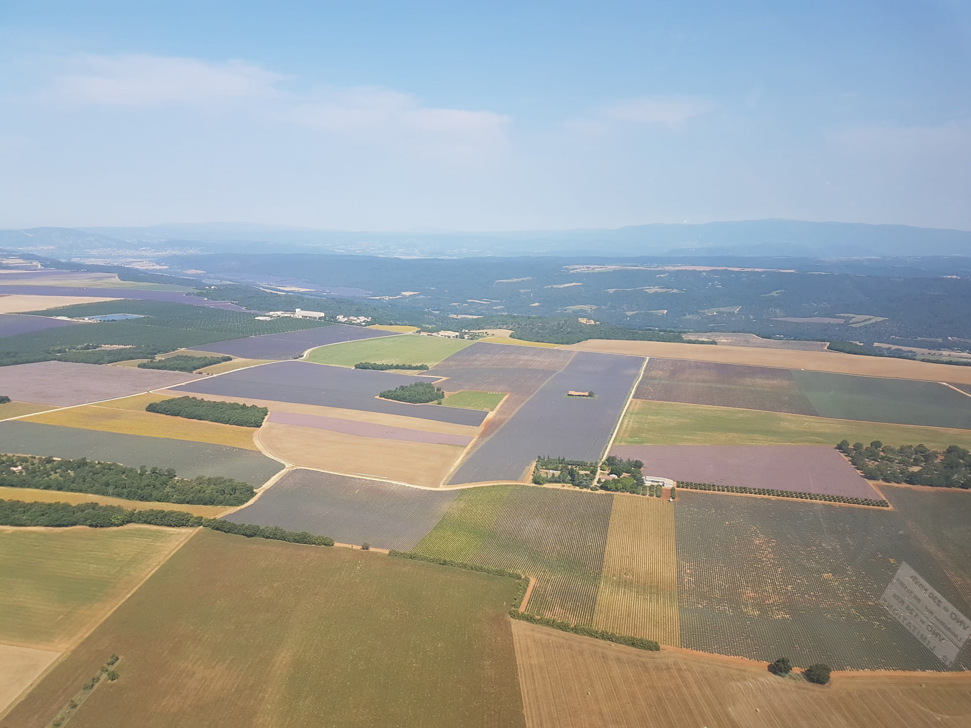 Balade aérienne en avion 100% électrique en Provence ⚡️