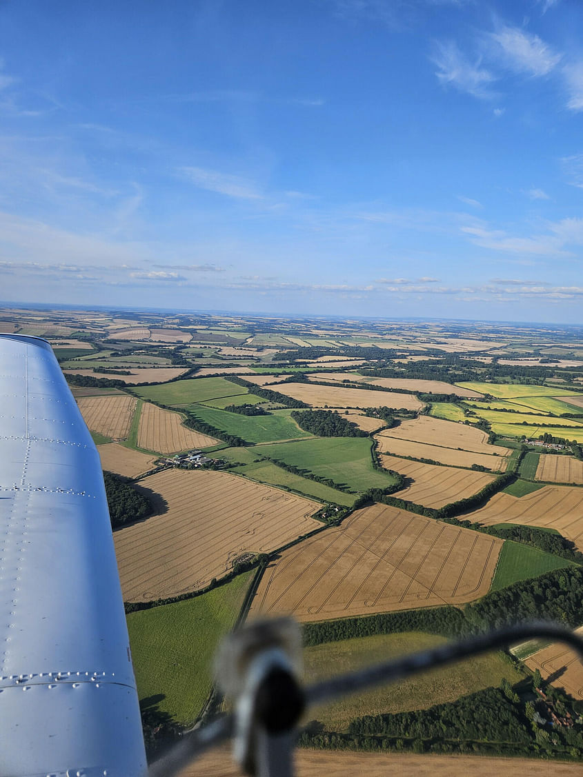 1-Hour Scenic Flight West of Blackbushe with Custom Routes