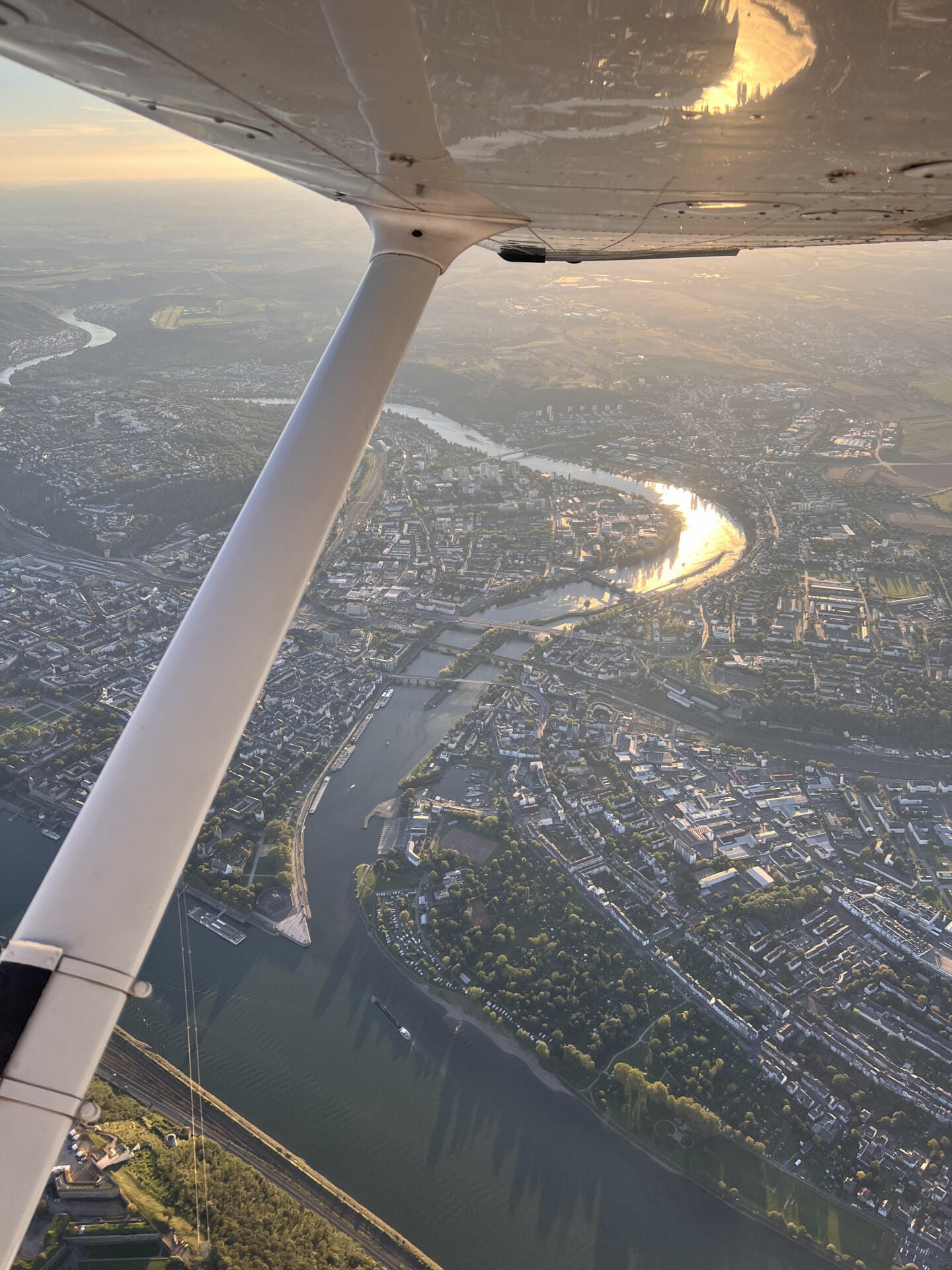 Rundflug: Siebengebirge, Koblenz, Laacher See & Ahrweiler