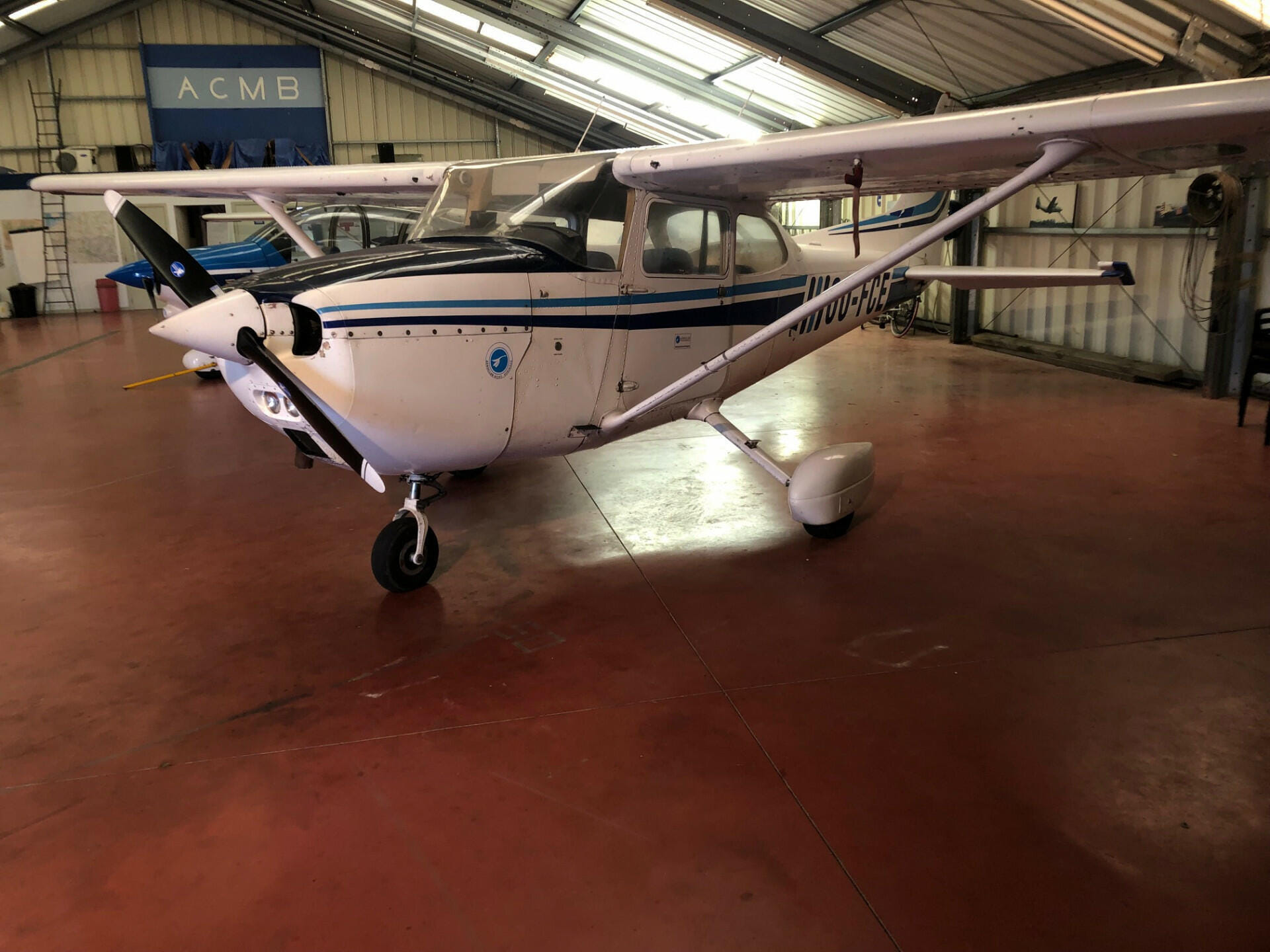 Avant gauche Cessna C172M