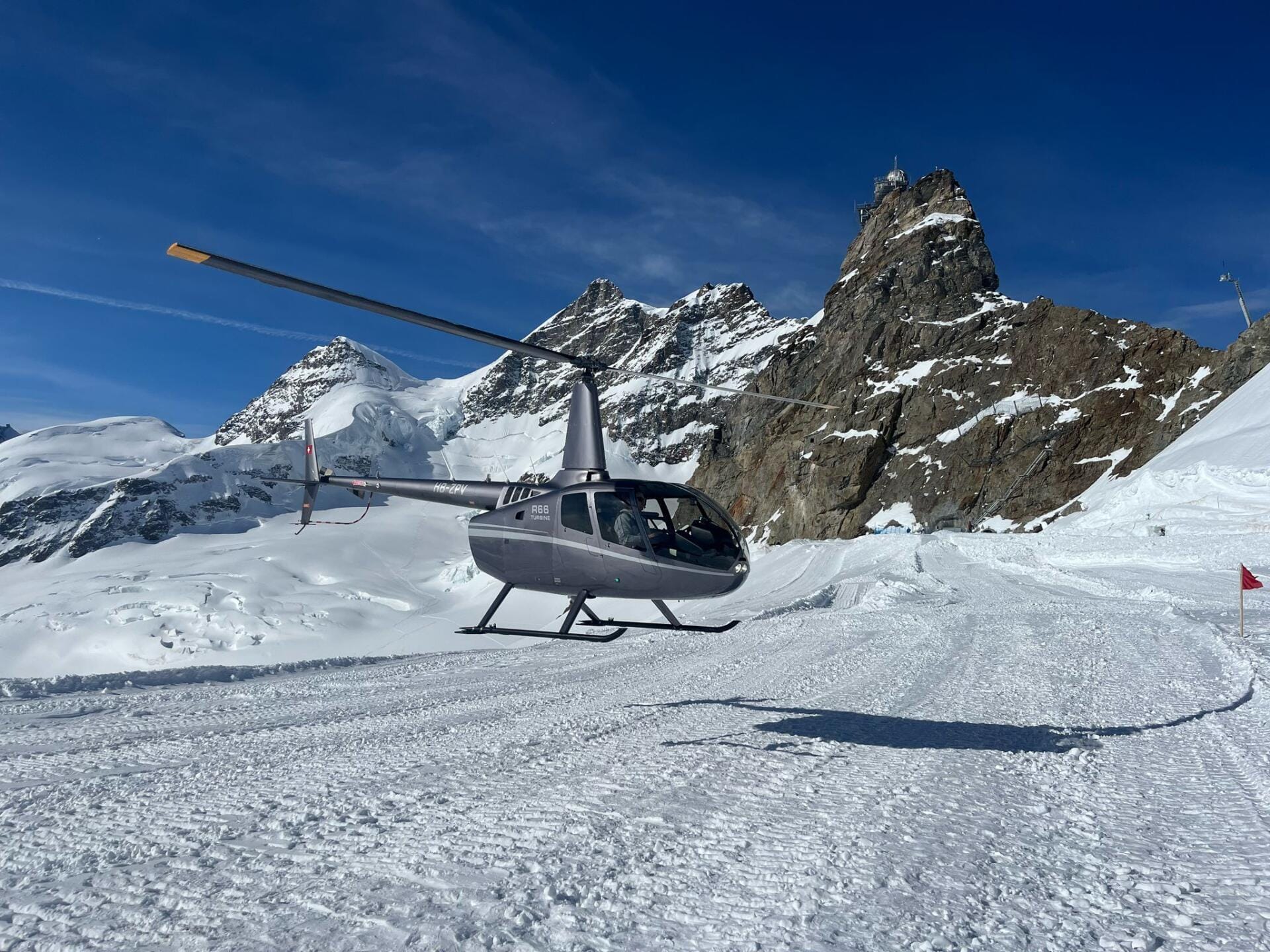 Mit dem Heli zum ewigen Eis