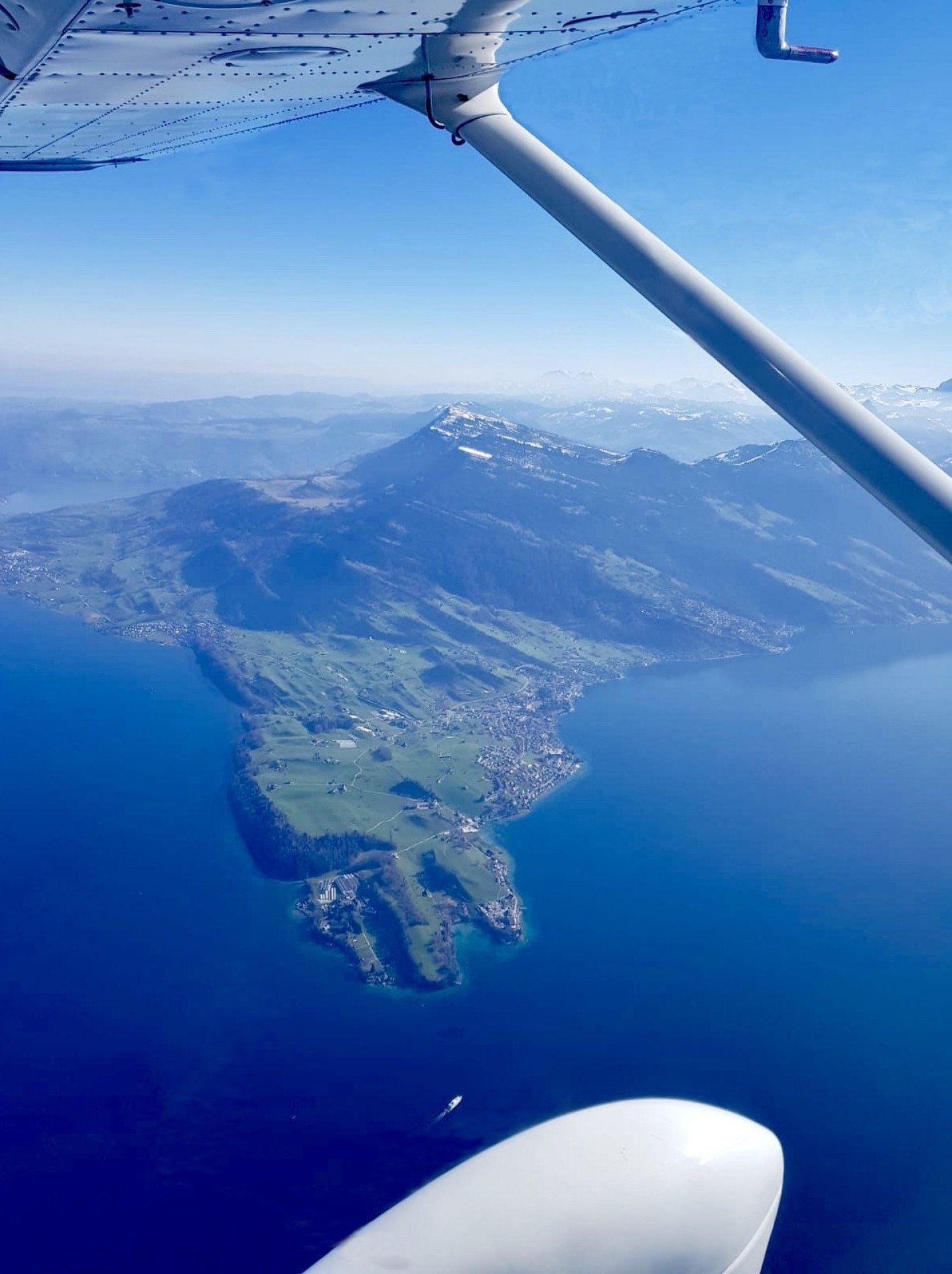 Romantischer Heiratsantrag in der Luft und Rundflug?