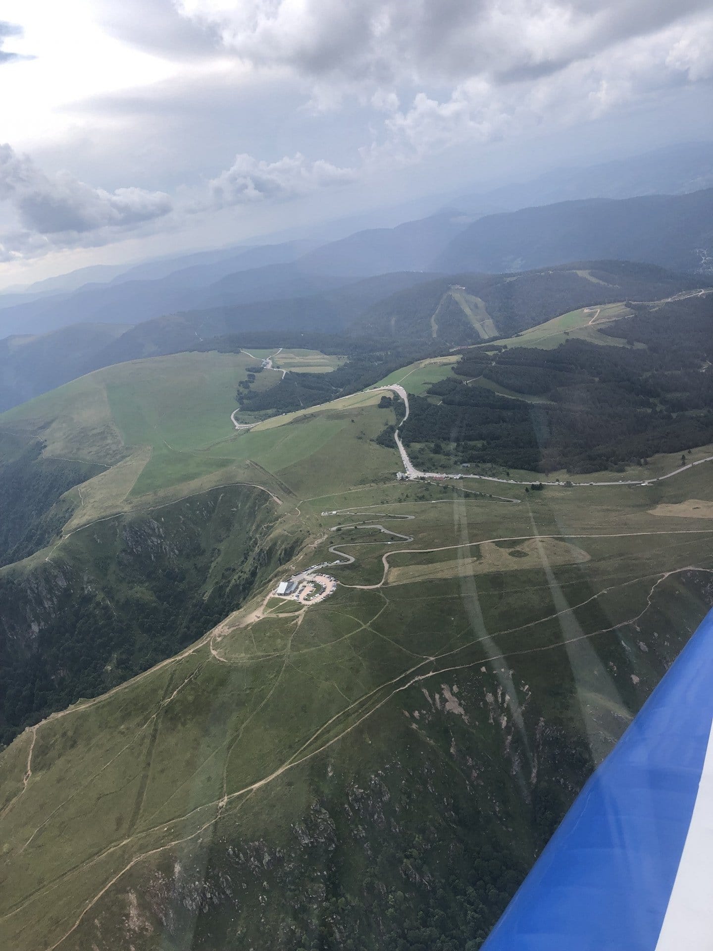 Balade aérienne au-dessus de la région des Vosges
