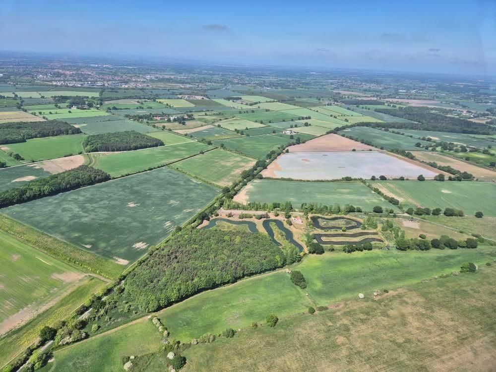 5 Minute flight from Elvington