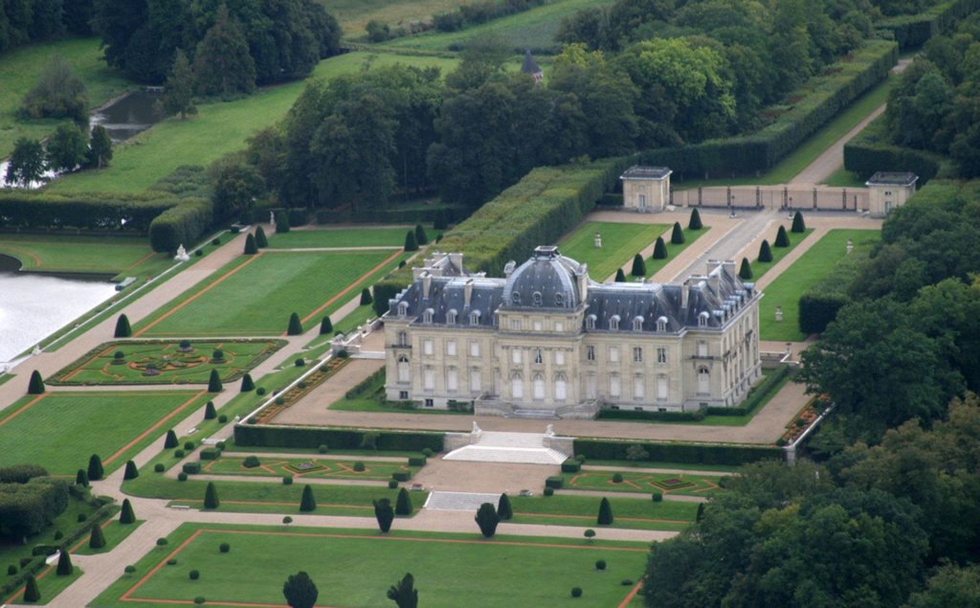 Découvrez l'ouest parisien en avion !