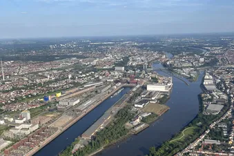 Deine Stadt aus der Luft: Rundflug über Bremen