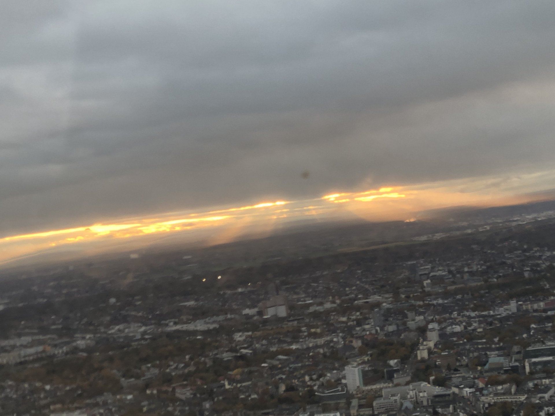 Rundflug über das gesamte Ruhrgebiet und das Sauerland.
