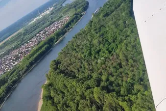 Anflug über dem Rhein