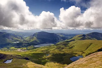 Scenic Flight Through the Valleys and Wales