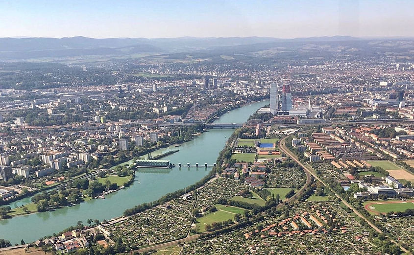 Kleiner-Jurarundflug im Hubschrauber