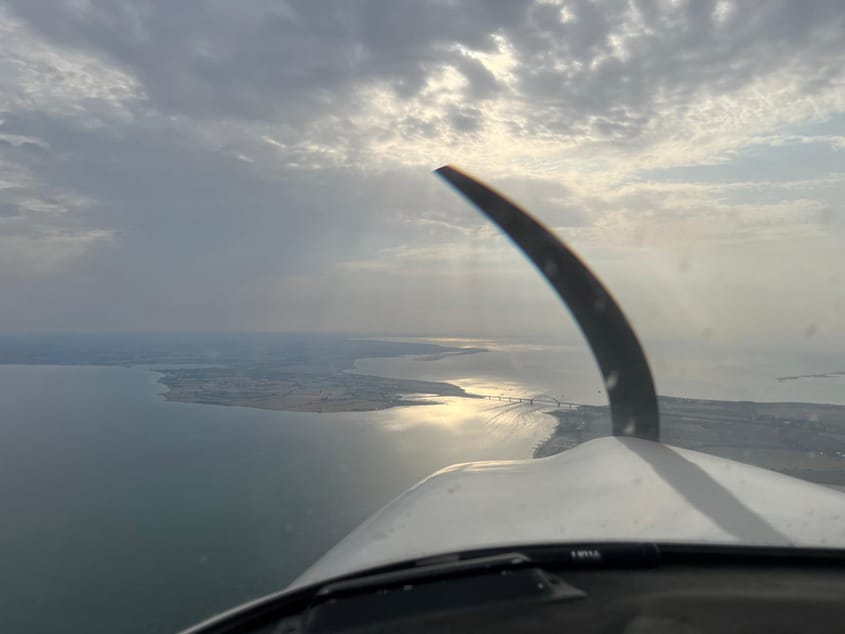 Dein Wunschrundflug über Küste, Seen & Skyline