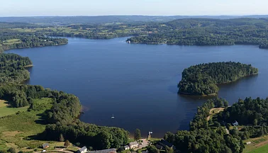 Survol des lacs du Morvan depuis Nevers