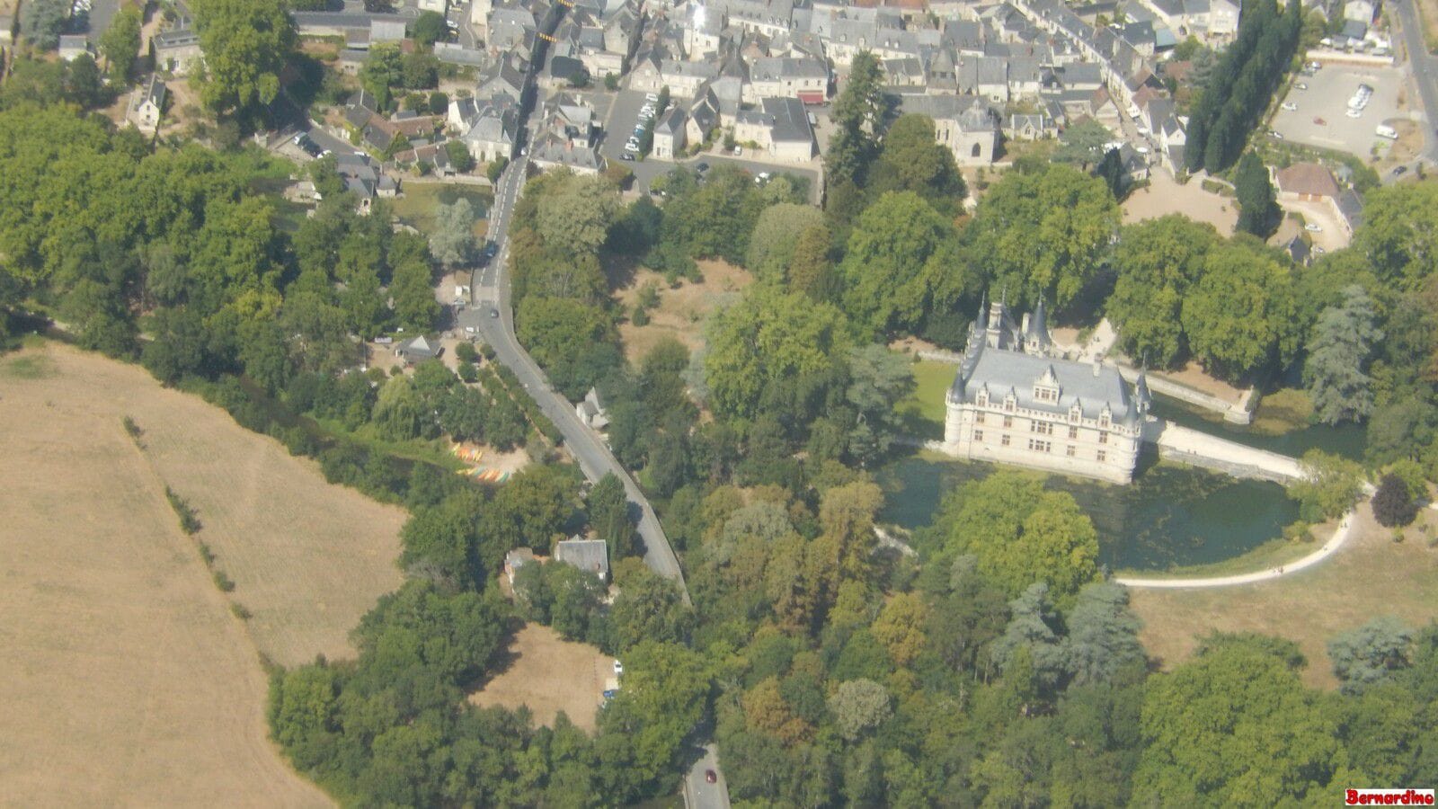 survoler 10 grands châteaux de La Loire de Chambord à Saumur
