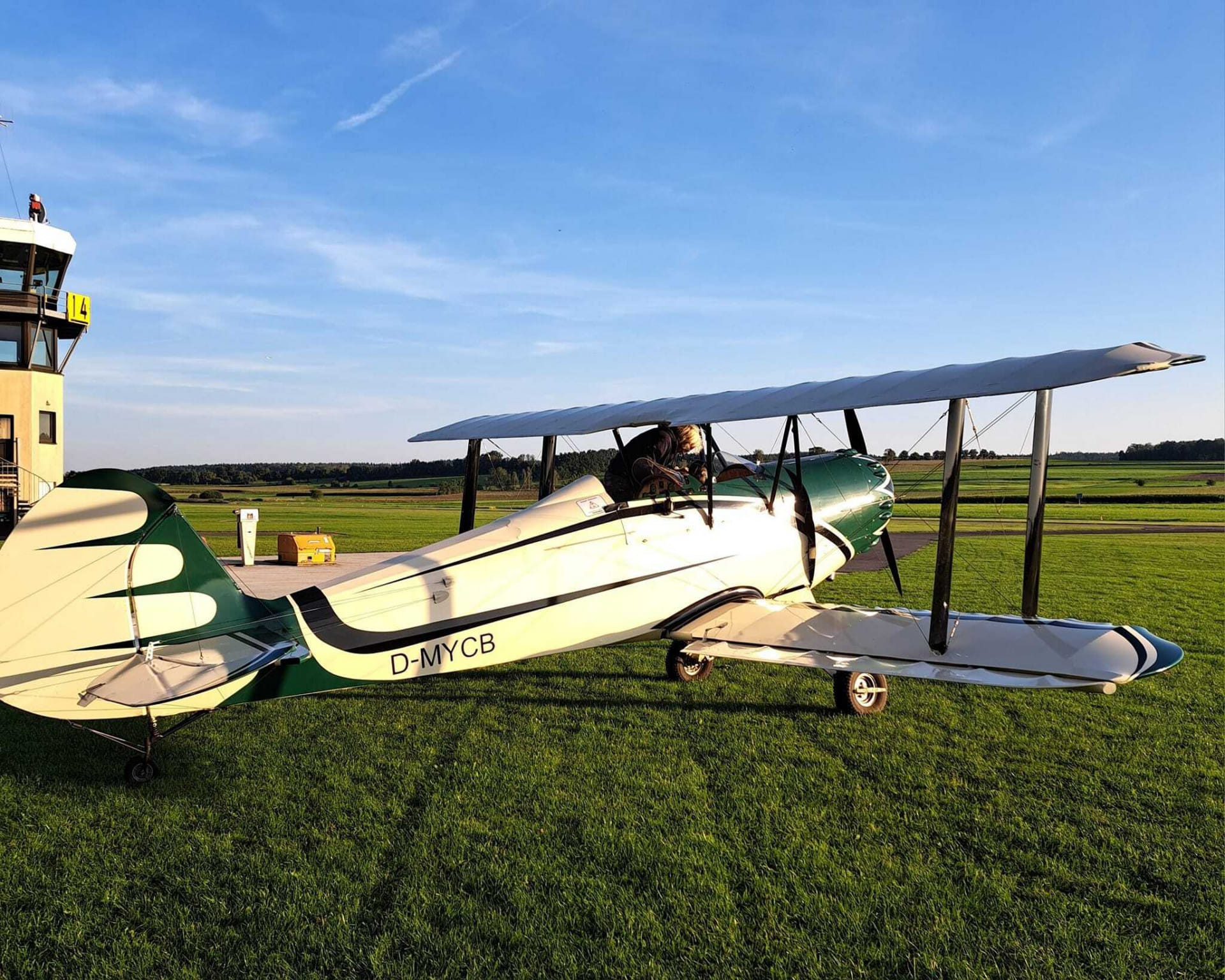 Rundflug im Doppeldecker (60 Minuten)