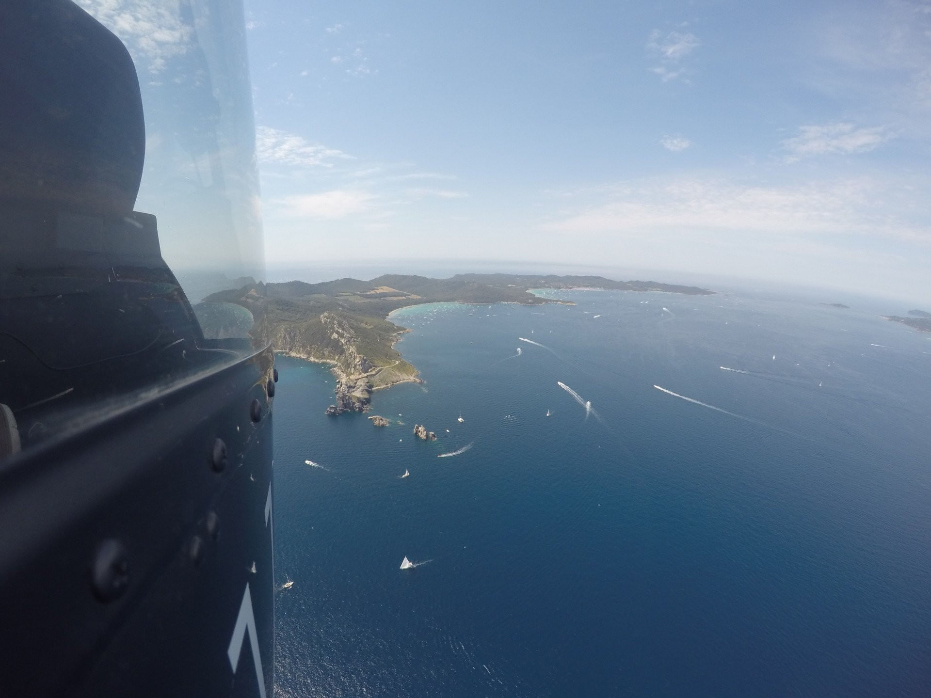 Hyères et ses alentours en Hélicoptère - 20 min