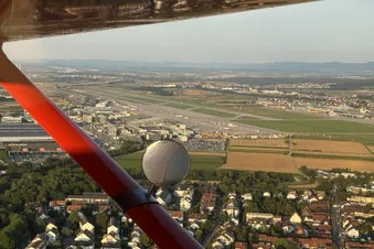 Stuttgarter Flughafen aus der Luft