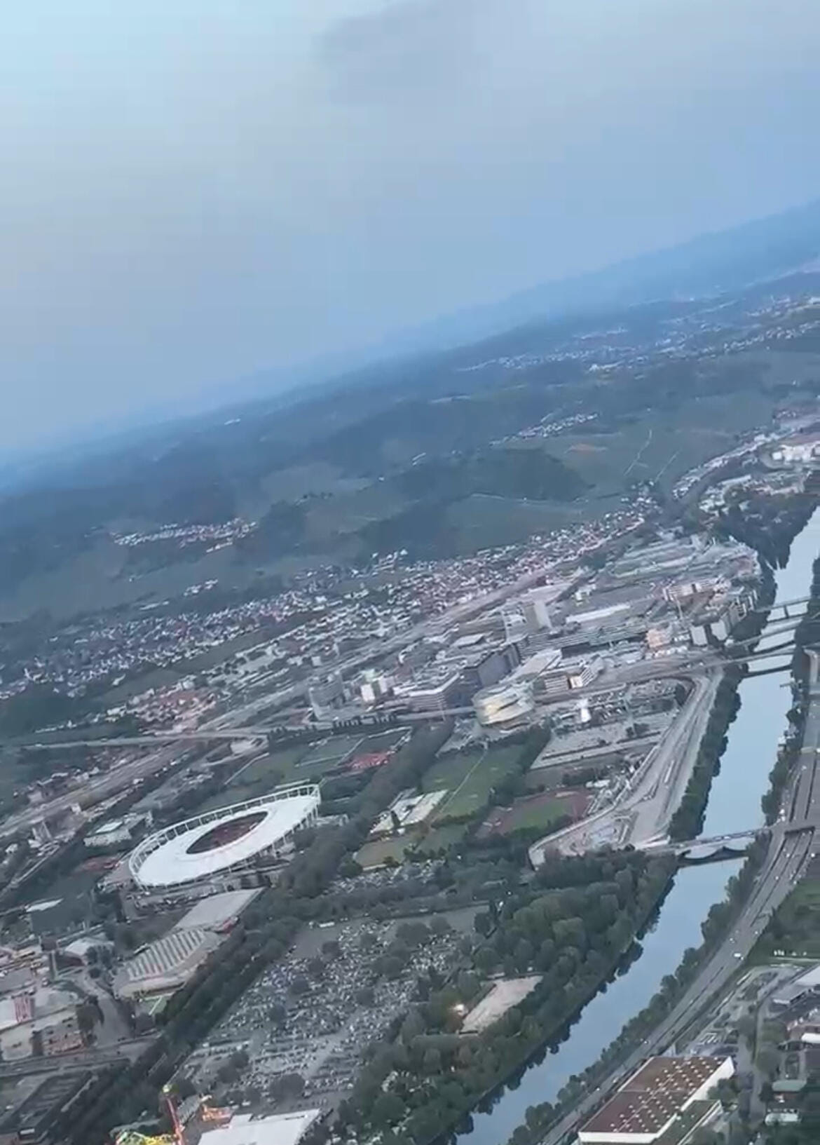 Rundflug über Stuttgart City und Flughafen Stuttgart