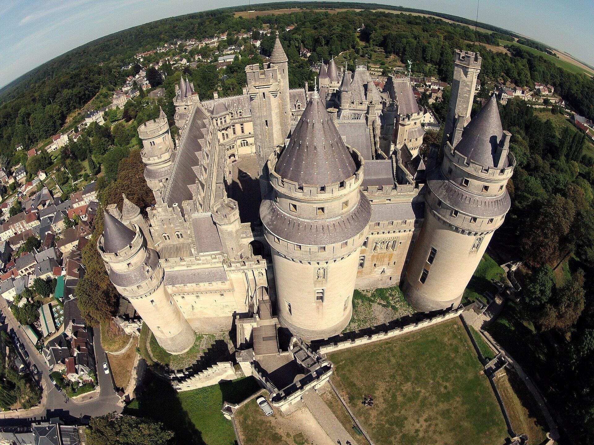 ✈️ Astérix, Pierrefonds & Chantilly vus du ciel