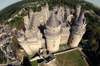 ✈️ Astérix, Pierrefonds & Chantilly vus du ciel