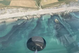 Venez découvrir les côtes du Nord depuis le ciel